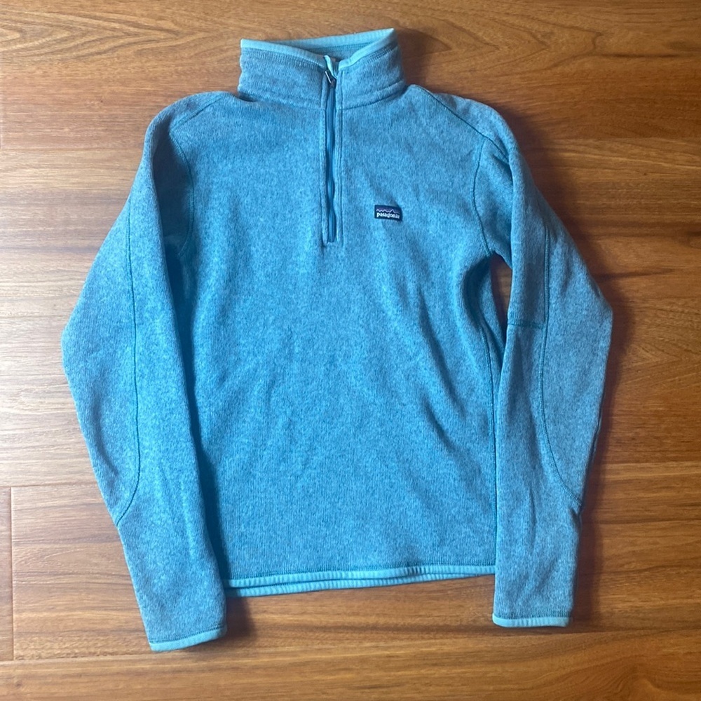 Patagonia women’s medium baby blue zip up jacket
